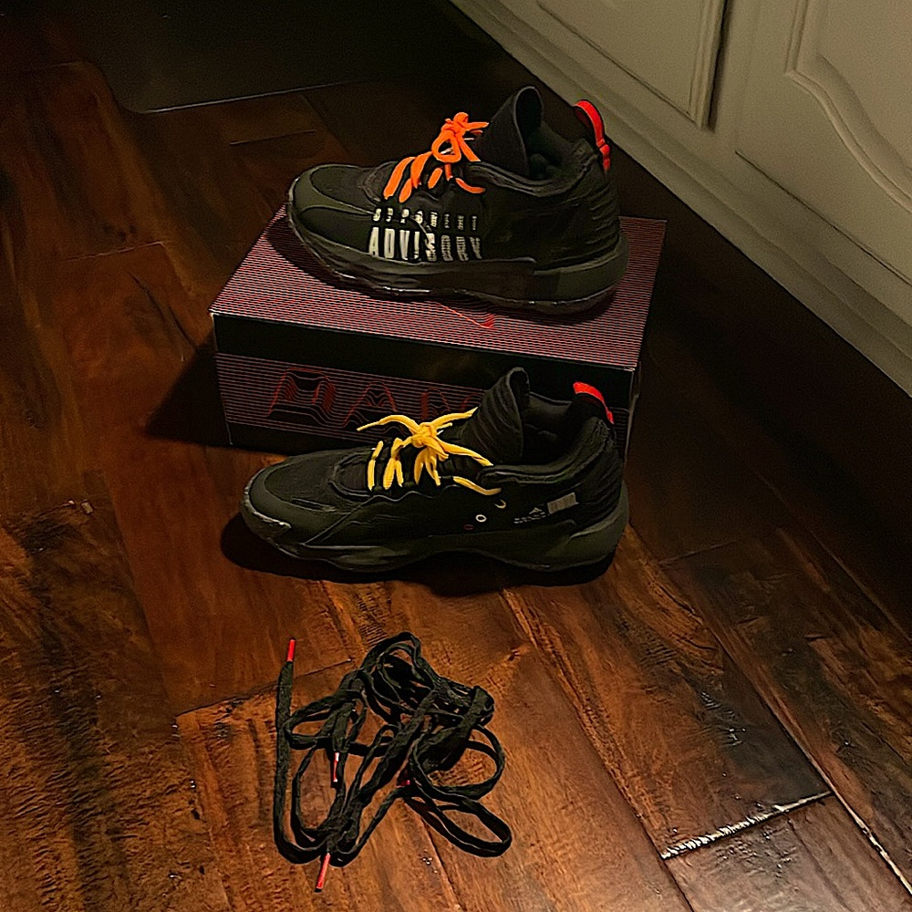 I Am Selling The Dame 7 Extplys! Original Laces Included.Box Included.